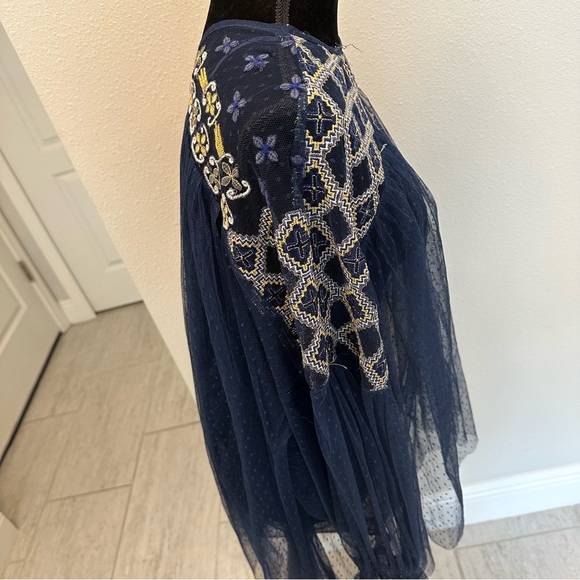 FREE PEOPLE SHEER TOP 🩵✨ - Picture 4 of 9